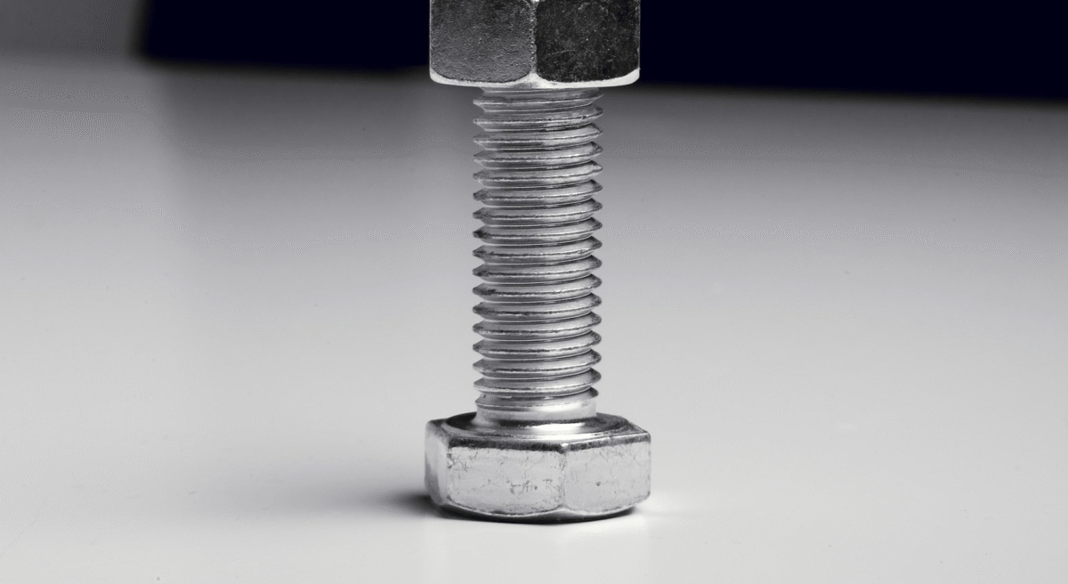 성관계를 은유적으로 표현한 볼트와 너트